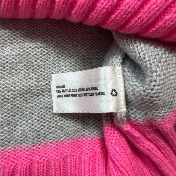 NWT - GAP Women's Sweater, Size Medium, Pink & Gray striped; V Neck - Picture 7 of 8